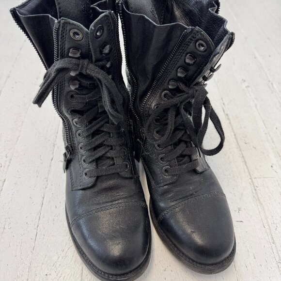 100% auth Great conditions Chanel boots - Picture 1 of 10